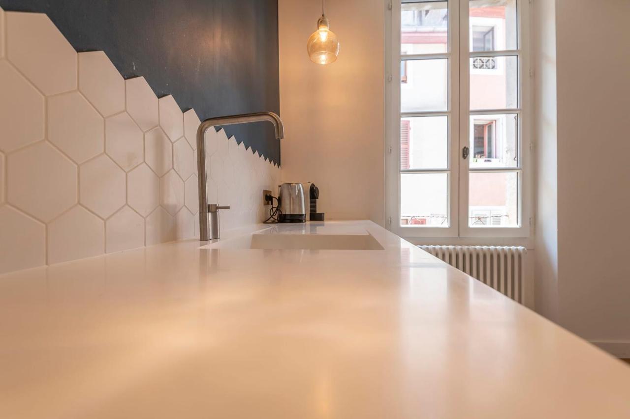 Apartamento espaçoso Classificado 4 estrelas no coração da cidade velha Apartamento Annecy Exterior foto